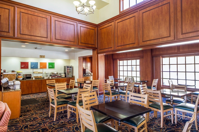 Imagen del bar/restaurante del Hotel Comfort Inn and Suites San Francisco Airport North. Foto 3