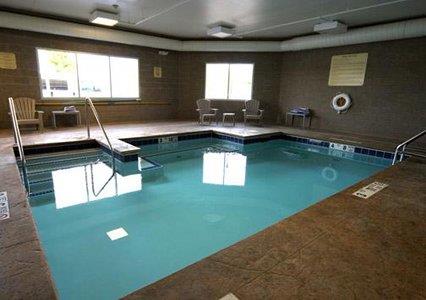 Imagen de la piscina del Hotel Comfort Inn and Suites Saratoga Springs. Foto 9
