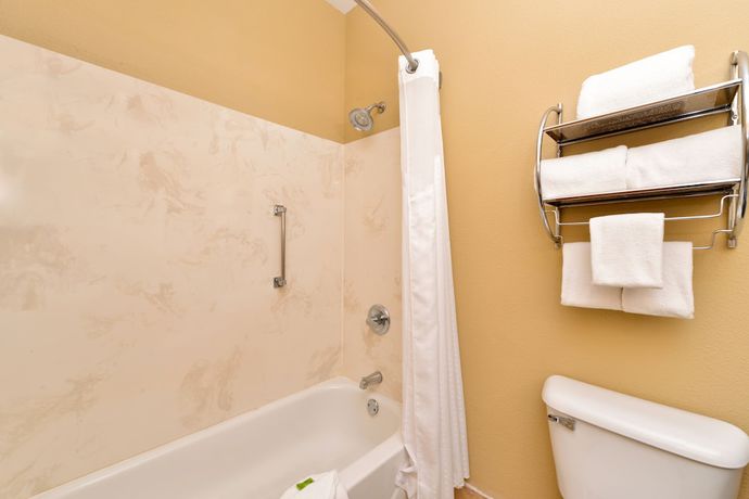 Imagen de la habitación del Hotel Comfort Inn and Suites Sharonville - Cincinnati North. Foto 2