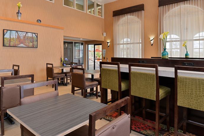 Imagen de los interiores del Hotel Comfort Inn and Suites Sharonville - Cincinnati North. Foto 18
