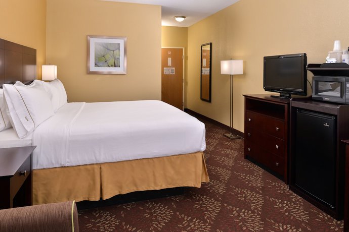 Imagen de la habitación del Hotel Comfort Inn and Suites Sharonville - Cincinnati North. Foto 15