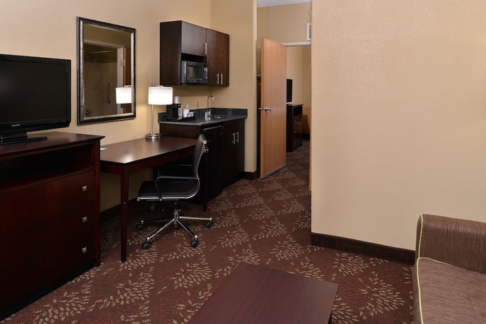 Imagen de la habitación del Hotel Comfort Inn and Suites Sharonville - Cincinnati North. Foto 16