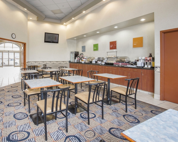 Imagen del bar/restaurante del Hotel Comfort Inn and Suites South. Foto 4