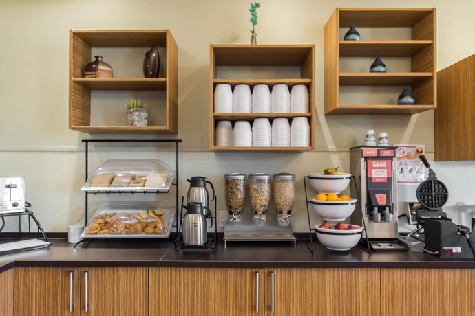 Imagen del bar/restaurante del Hotel Comfort Inn and Suites St Jerome. Foto 3