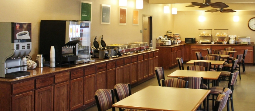 Imagen del bar/restaurante del Hotel Comfort Inn and Suites St. Louis - Chesterfield. Foto 3