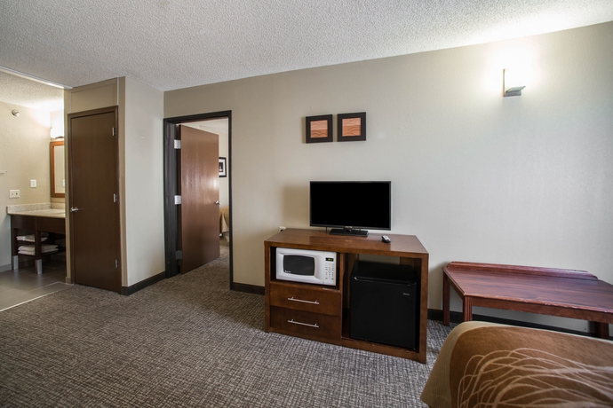 Imagen de los interiores del Hotel Comfort Inn and Suites St. Louis - Hazelwood. Foto 12