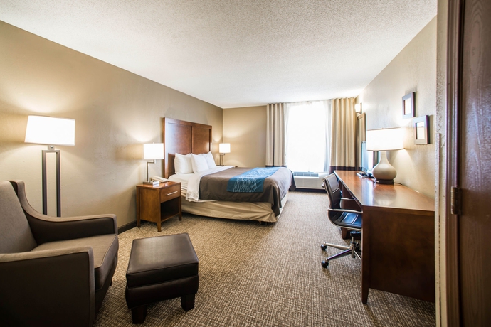 Imagen de la habitación del Hotel Comfort Inn and Suites St. Louis - Hazelwood. Foto 8