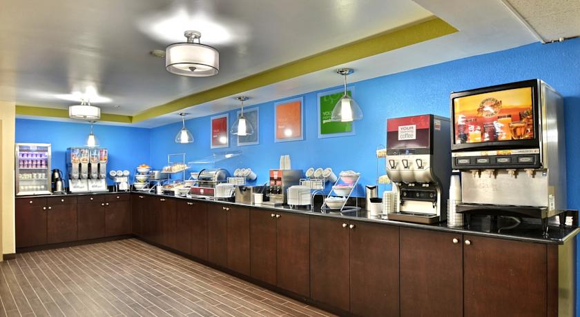 Imagen general del Hotel Comfort Inn and Suites St. Pete - Clearwater International Airport. Foto 9