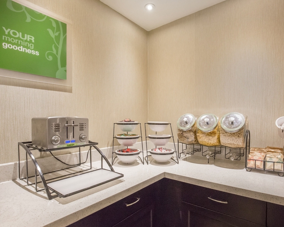 Imagen del bar/restaurante del Hotel Comfort Inn and Suites University. Foto 5