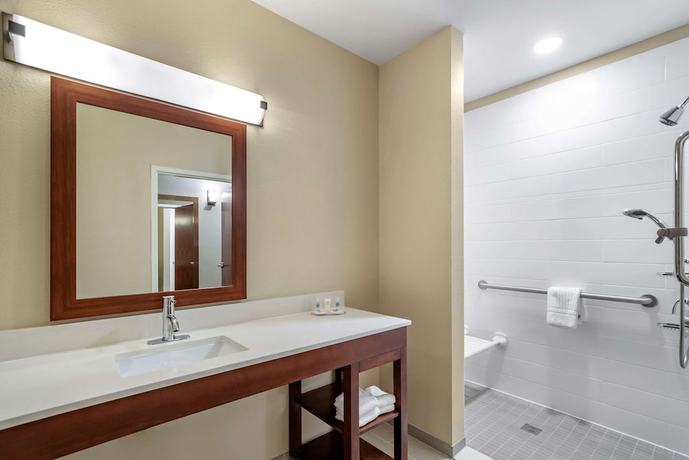 Imagen de la habitación del Hotel Comfort Inn and Suites, Winchester. Foto 14