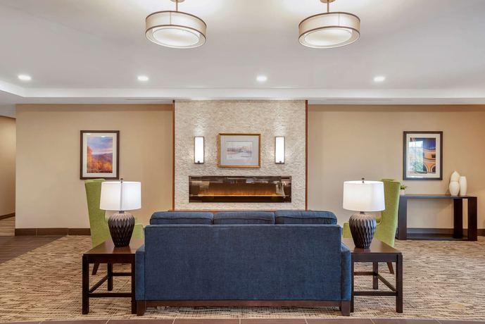 Imagen de los interiores del Hotel Comfort Inn and Suites, Winchester. Foto 19