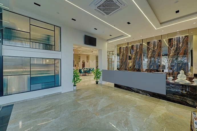 Imagen de los interiores del Hotel Comfort Inn sapphire Chandkheda. Foto 16