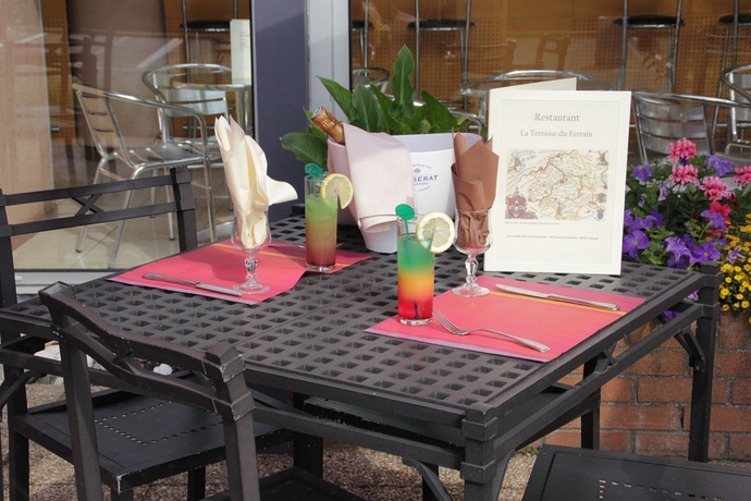 Imagen del bar/restaurante del Hotel Comfort Lille L'union. Foto 2