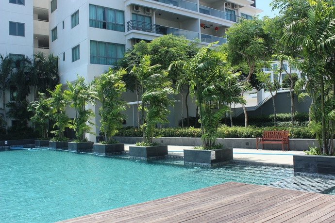 Imagen de la piscina del Hotel Comfort Loft City Centre At Imago Shopping Mall. Foto 19