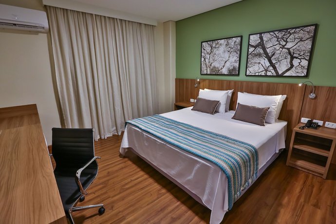 Imagen de la habitación del Hotel Comfort Mogi Gua&ccedil;u. Foto 7