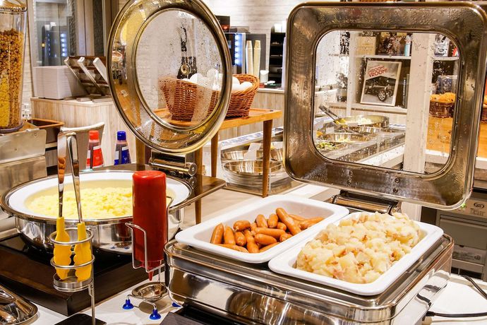 Imagen del bar/restaurante del Hotel Comfort Nagoya Shinkansenguchi. Foto 2