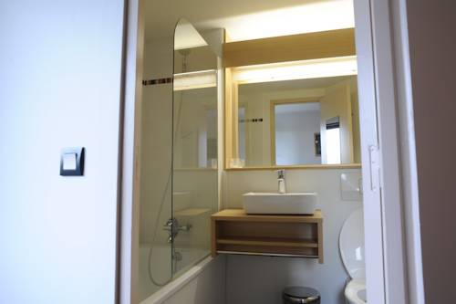Imagen de la habitación del Hotel Comfort Pithiviers. Foto 6