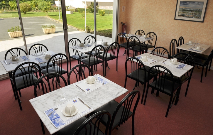 Imagen del bar/restaurante del Hotel Comfort Saintes. Foto 2