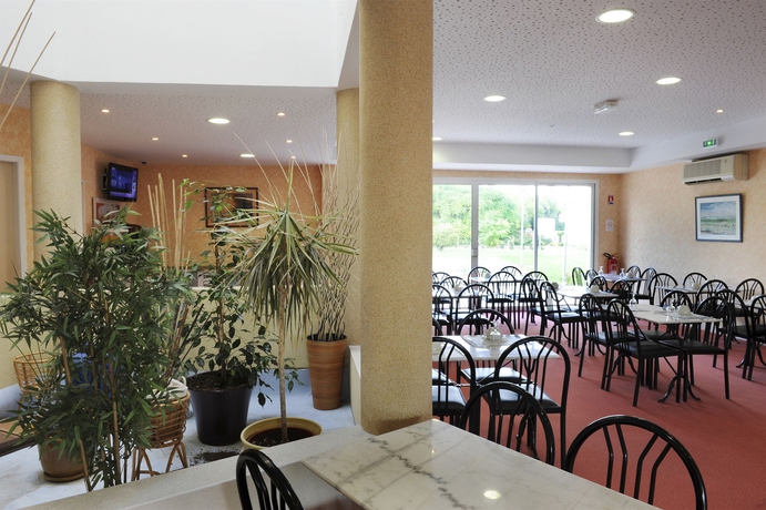 Imagen del bar/restaurante del Hotel Comfort Saintes. Foto 3