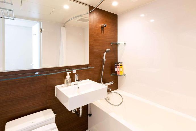 Imagen de la habitación del Hotel Comfort Shin-osaka. Foto 9