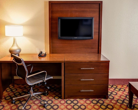 Imagen de la habitación del Hotel Comfort Suites Airport, Charlotte. Foto 5
