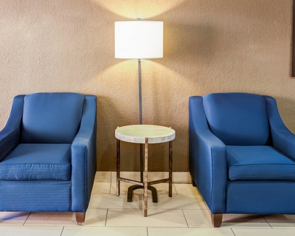 Imagen de los interiores del Hotel Comfort Suites Airport, Charlotte. Foto 17