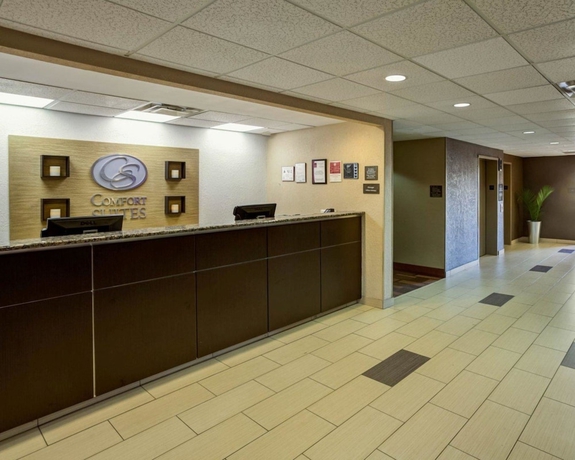 Imagen de los interiores del Hotel Comfort Suites Airport, Charlotte. Foto 19