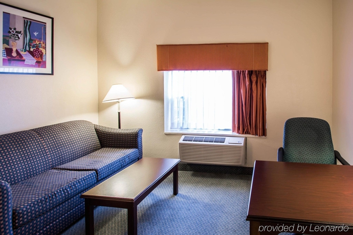 Imagen general del Hotel Comfort Suites Airport, Jacksonville . Foto 12