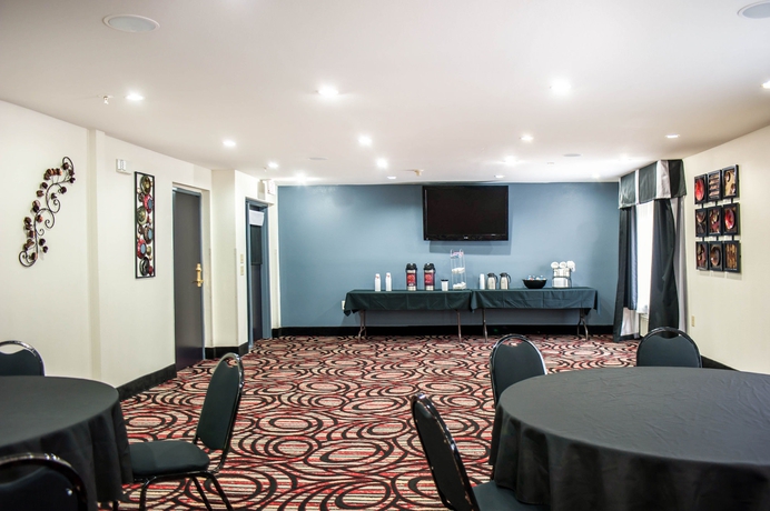Imagen de los interiores del Hotel Comfort Suites Airport, Nashville-Davidson. Foto 14