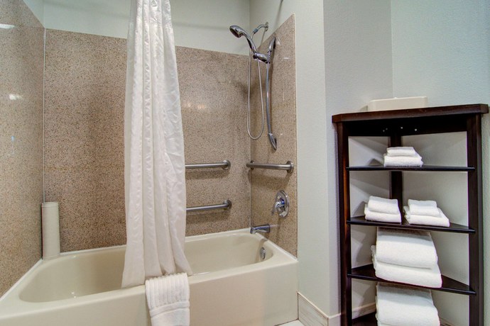 Imagen de la habitación del Hotel Comfort Suites Airport, Newport News. Foto 4