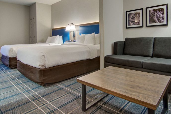Imagen de la habitación del Hotel Comfort Suites Airport, Newport News. Foto 5