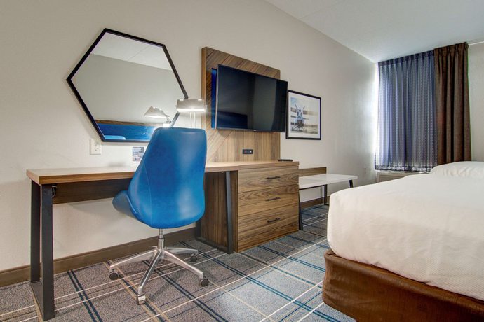 Imagen de la habitación del Hotel Comfort Suites Airport, Newport News. Foto 6