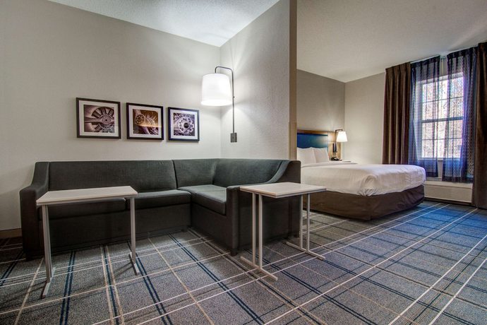 Imagen de la habitación del Hotel Comfort Suites Airport, Newport News. Foto 10