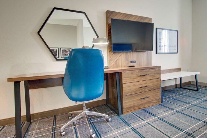 Imagen de la habitación del Hotel Comfort Suites Airport, Newport News. Foto 12