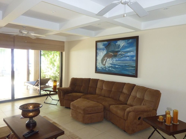 Imagen general del Hotel Comfort Suites Airport North. Foto 2