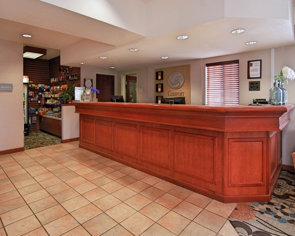 Imagen de los interiores del Hotel Comfort Suites Airport, Salt Lake CIty. Foto 7