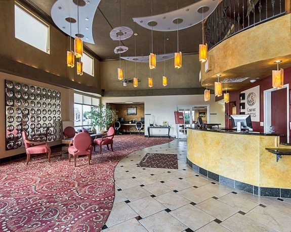 Imagen de los interiores del Hotel Comfort Suites Airport, Wichita. Foto 16