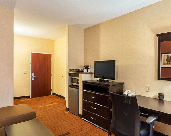 Imagen de la habitación del Hotel Comfort Suites Airport, Wichita. Foto 7