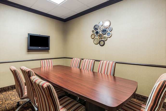 Imagen de los interiores del Hotel Comfort Suites Alexandria. Foto 12