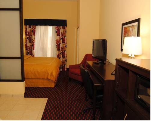 Imagen de la habitación del Hotel Comfort Suites Altoona. Foto 8