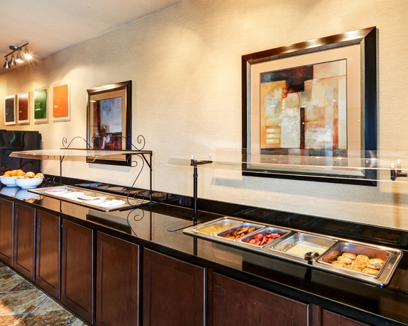 Imagen del bar/restaurante del Hotel Comfort Suites Arlington - Entertainment District. Foto 5