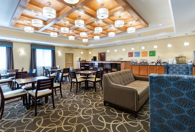 Imagen del bar/restaurante del Hotel Comfort Suites At Katy Mills. Foto 5