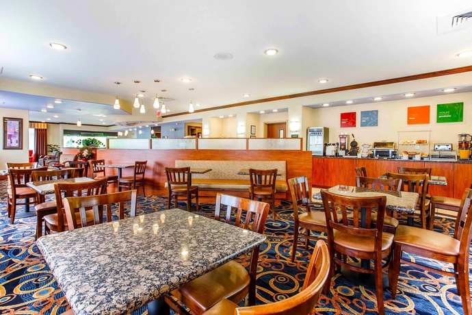 Imagen del bar/restaurante del Hotel Comfort Suites At Kennesaw State University. Foto 3