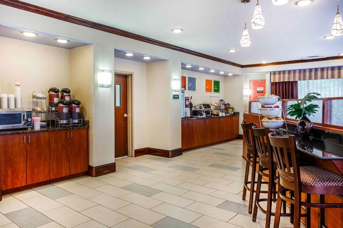 Imagen del bar/restaurante del Hotel Comfort Suites At Kennesaw State University. Foto 5