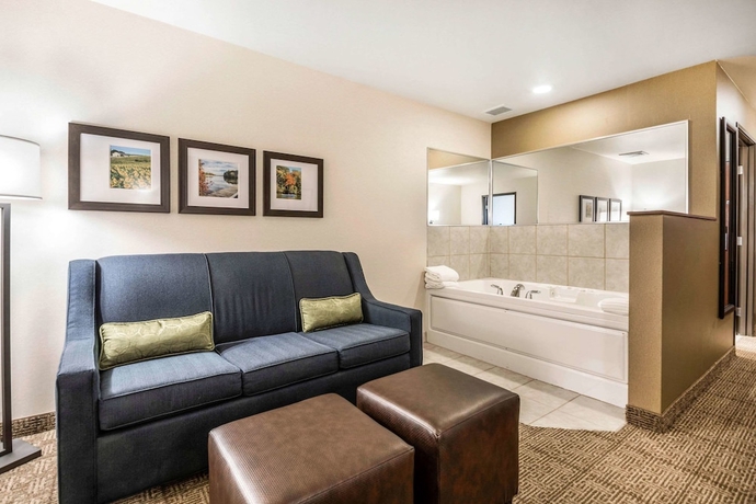 Imagen de la habitación del Hotel Comfort Suites At Par 4 Resort. Foto 15