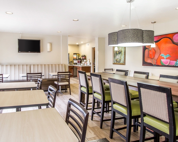 Imagen del bar/restaurante del Hotel Comfort Suites At Tucson Mall. Foto 2