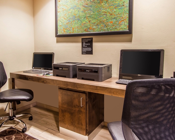 Imagen de los interiores del Hotel Comfort Suites At Tucson Mall. Foto 8