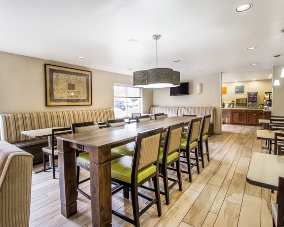 Imagen del bar/restaurante del Hotel Comfort Suites At Tucson Mall. Foto 3