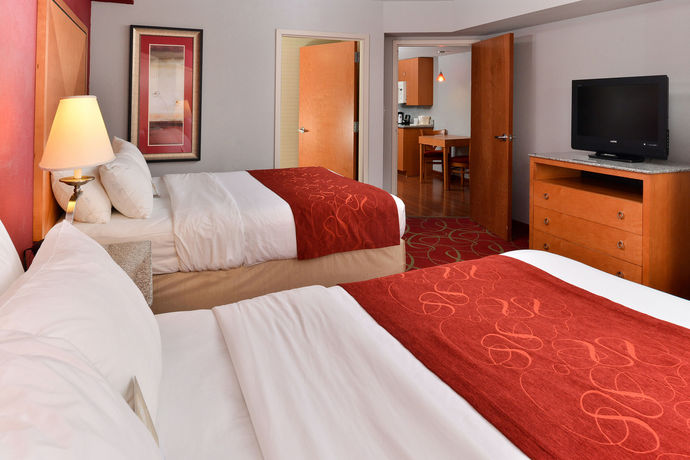 Imagen de los interiores del Hotel Comfort Suites At Virginia Center Commons. Foto 12
