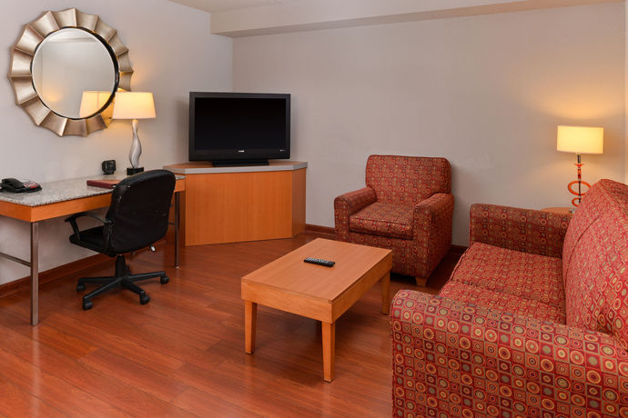 Imagen de la habitación del Hotel Comfort Suites At Virginia Center Commons. Foto 10